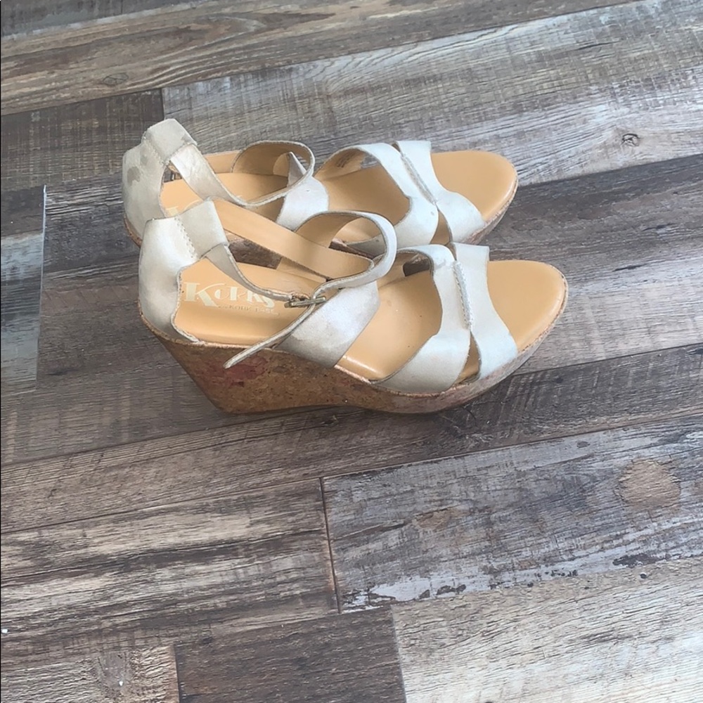 Floral wedges